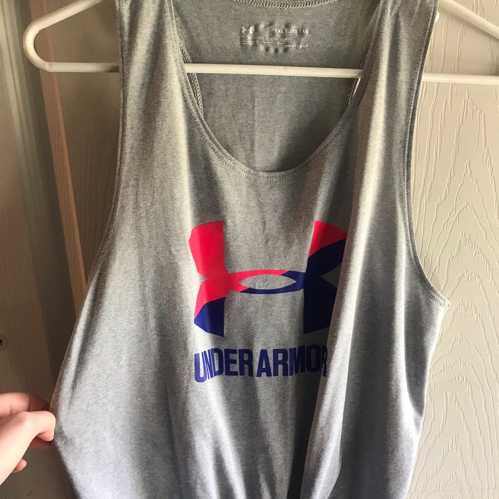 Grey underarmor tank top